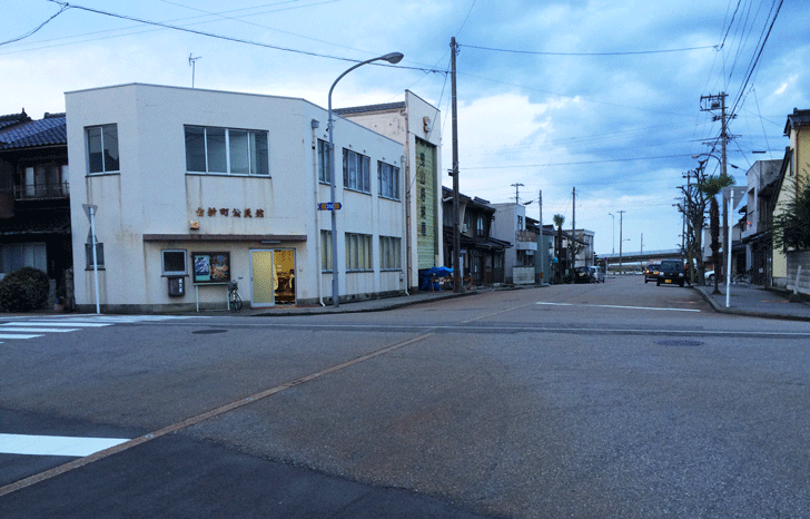 古新町公民館前