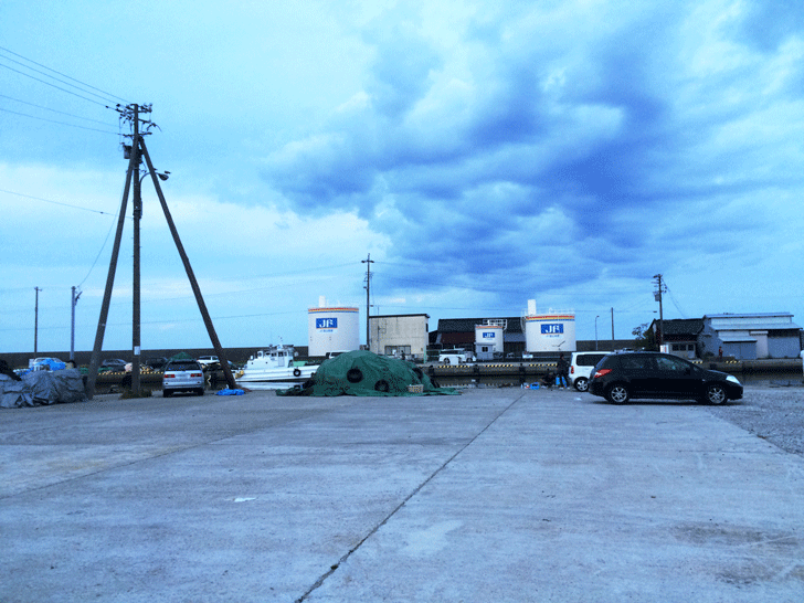 旧新湊漁港広場