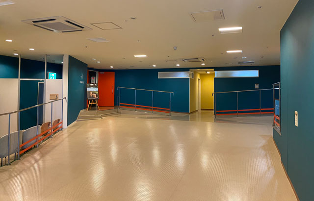 富山市総曲輪のミニシアター系映画館「ほとり座 本館」のホール