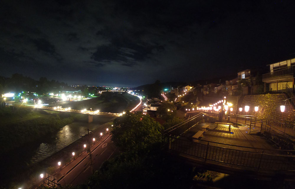 越中八尾、西町の展望台からの夜景