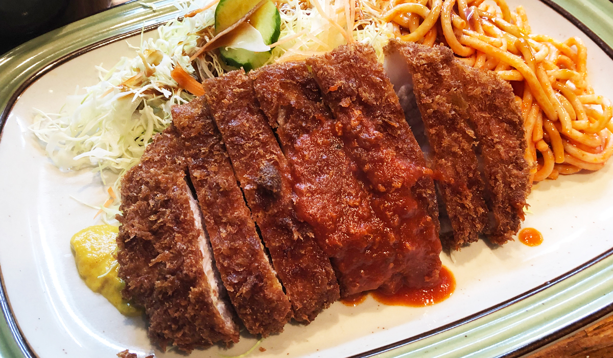 不二越駅前の洋食屋「グリル不二軒」のトンカツ