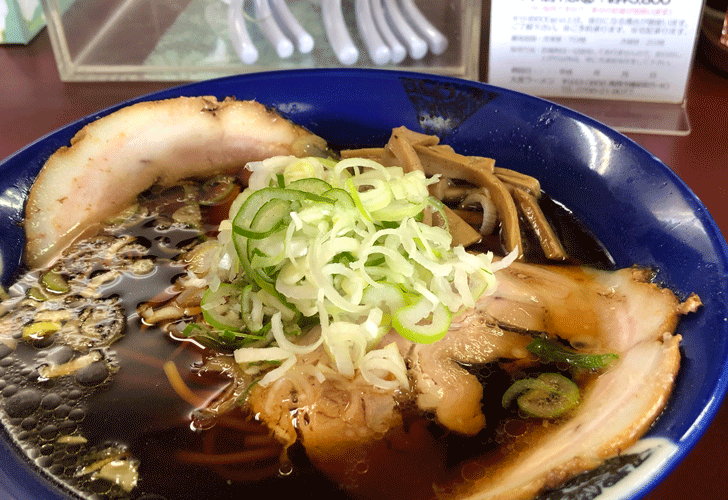 大長ラーメン 感想レビュー サイダーが出てくる高岡の優しいブラックラーメン 富山暮らし