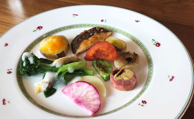 富山県氷見市のレストラン「イタリアンキッチンオリーブ」の元気野菜の前菜