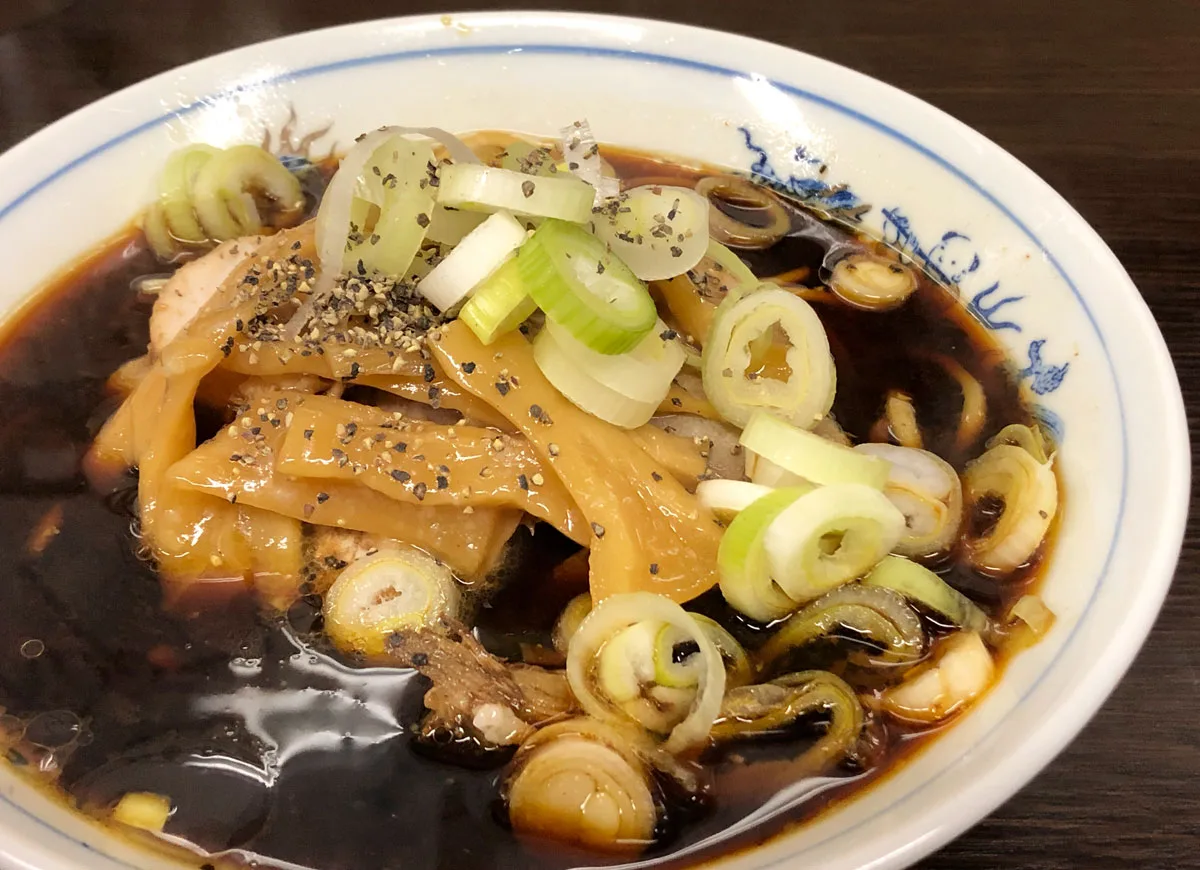 西町大喜 本店】元祖富山ブラックラーメンはレンゲ不要！ライス売切れ