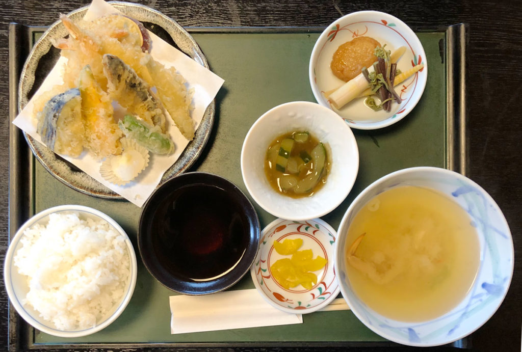 四十萬亭（しじまてい）の1000円の天ぷら定食