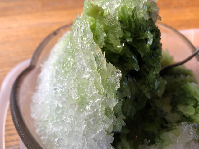 富山の老舗甘味屋「山川いもや本店」のカキ氷の氷