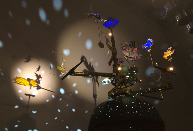 ジブリの大博覧会in富山に展示されているジブリの幻灯機のアップ