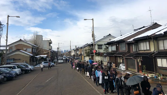 放生津八幡宮に初詣参拝 駐車場は どれだけ混んでる 屋台は出てる 富山暮らし