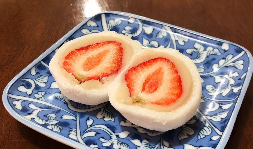 【中尾清月堂 いちご大福】期間限定のあまおう大福を食べてみた☆価格や中見は？