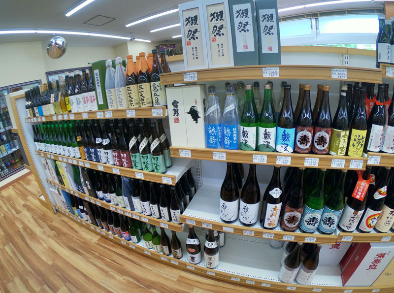富山駅北の酒屋「リカーポケットみずはた」の日本酒ラインナップ3