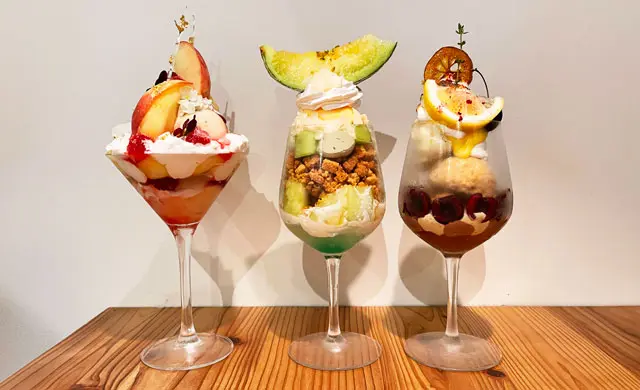 滑川市のお洒落カフェ「hammock cafe Amaca」のパフェ三種