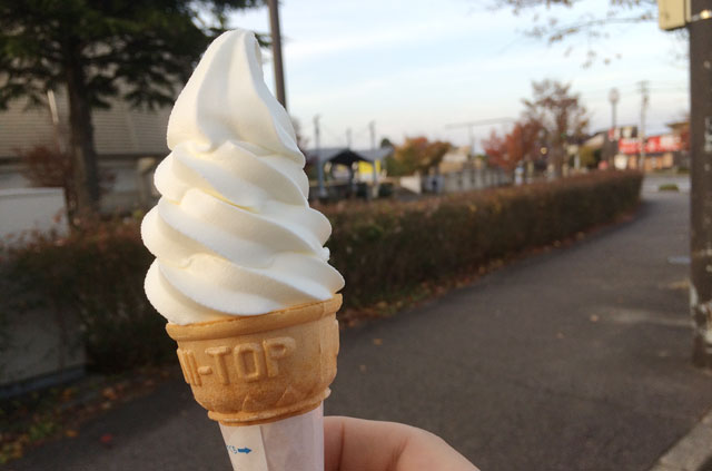 富山県高岡市のショップまじまの10段ソフトクリーム(児童用)