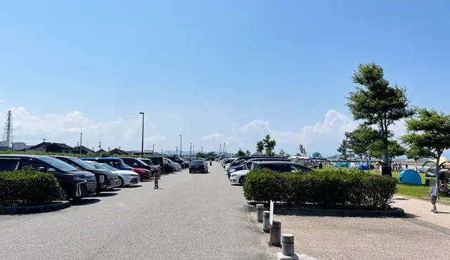 海老江海浜公園 キレイな芝生で快適な海水浴場 無料駐車場 シャワー 富山暮らし