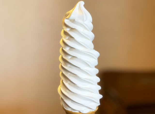 富山県南砺市の道の駅井波の風神10段ソフトクリーム
