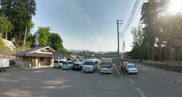 富山県南砺市の城端曳山祭の駐車場