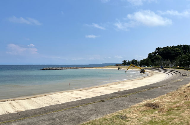 富山県氷見市の小境CCZ海水浴場の広い敷地