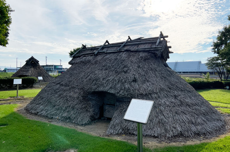 富山県朝日町の竪穴式住居「不動堂遺跡」の第4号住居