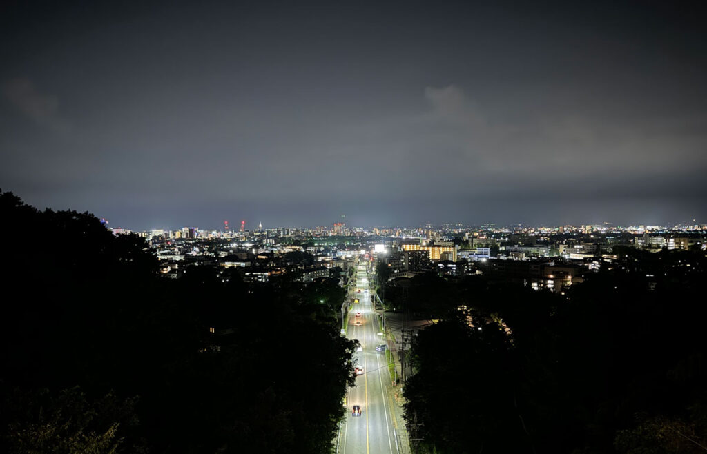 城山の呉羽丘陵フットパス連絡橋から見た夜景